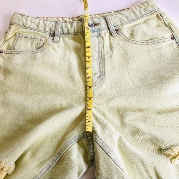 WILD FABLE High Rise Bermuda Raw Hem Distressed Button Fly Jean Shorts Size 6 - Picture 10 of 12